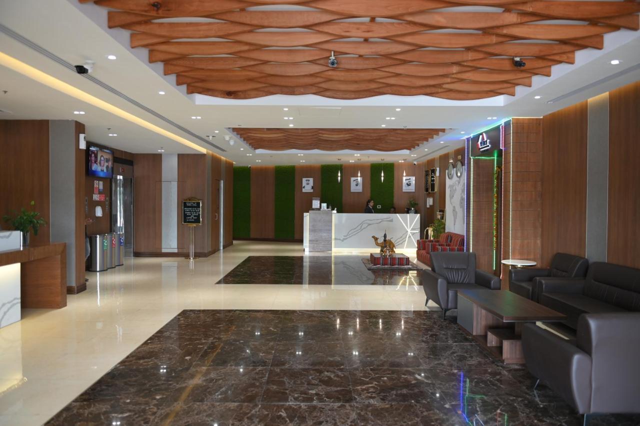 Smana Hotel Al Raffa Dubái Exterior foto